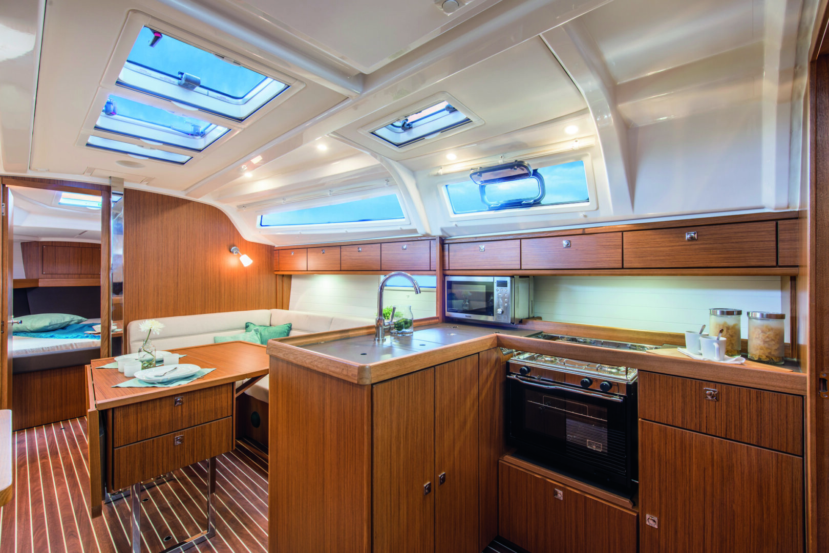 Bavaria Yachts CRUISER 37 – photo 12
