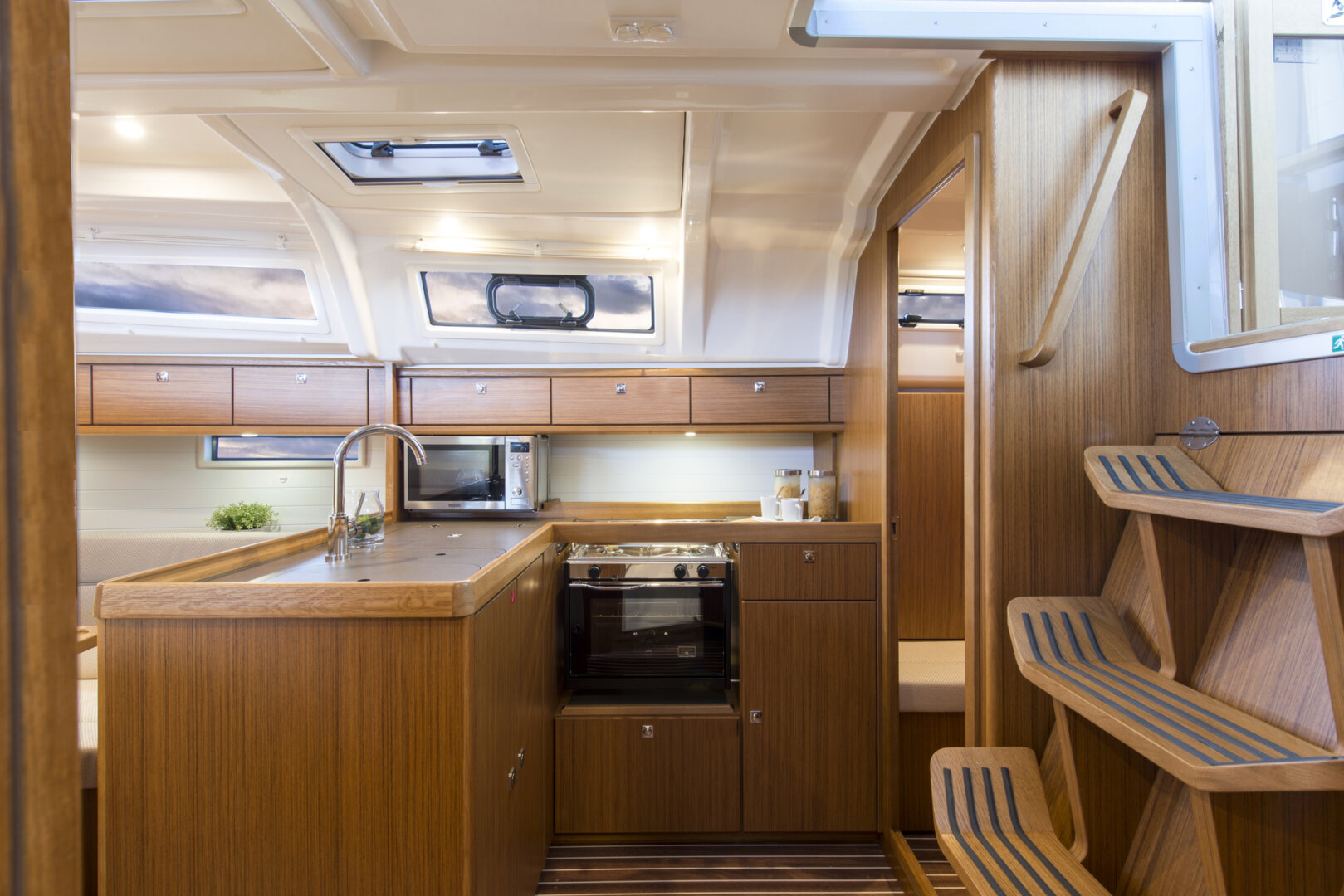Bavaria Yachts CRUISER 37 – photo 13